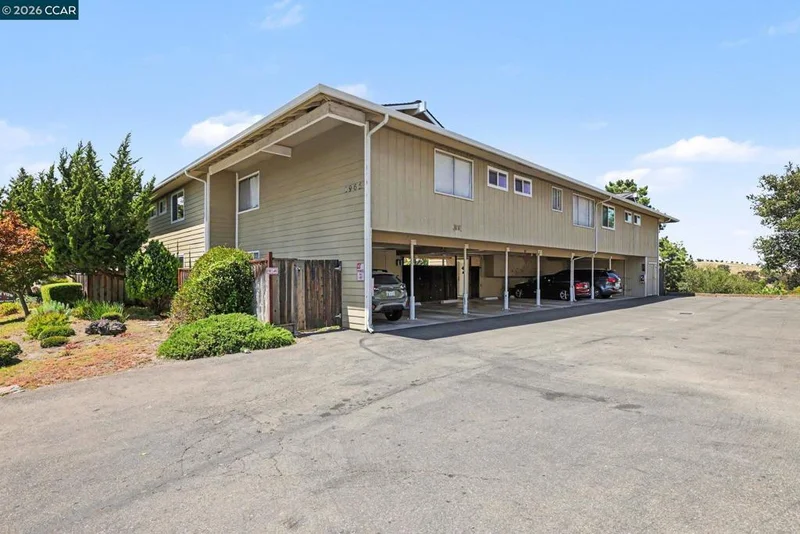 Photo 2 of 1965 Ascot Dr 6
