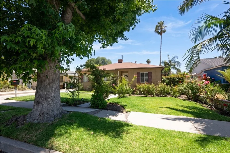 4722 Ventura Canyon
