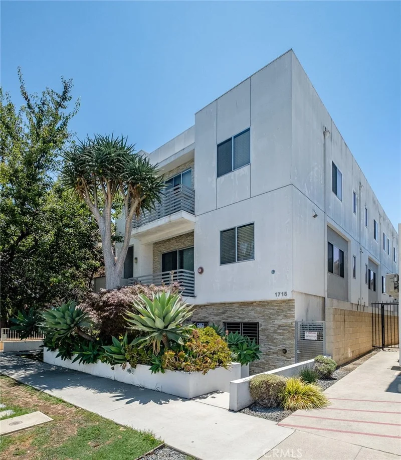 Photo 2 of 1715 Armacost Avenue 2