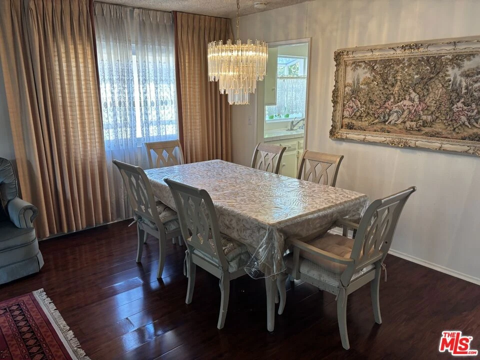 Interior 4