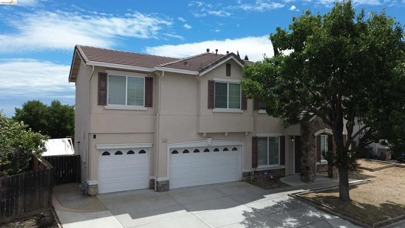1875 Ventura Dr