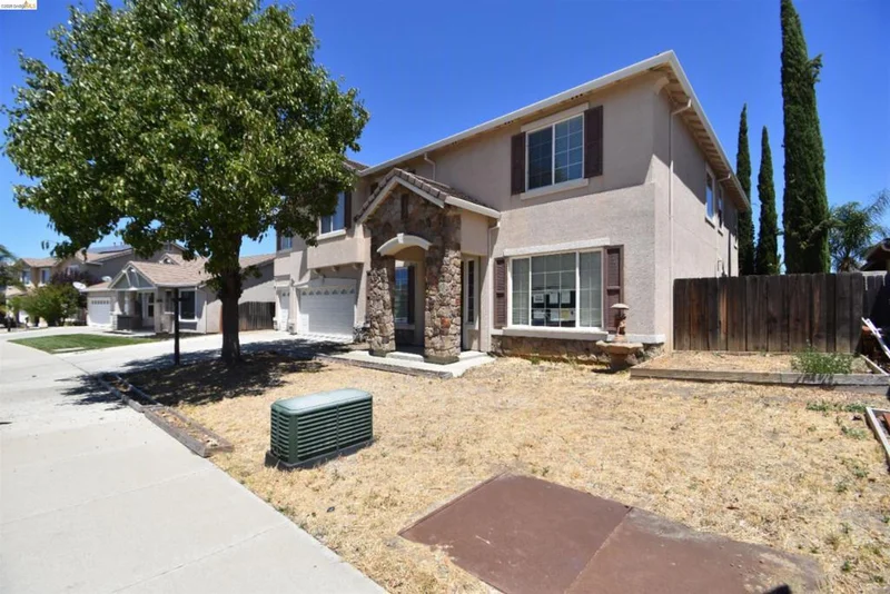 1875 Ventura Dr photo 2