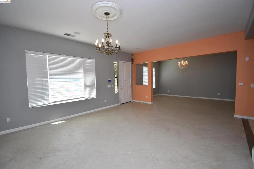 Interior 4