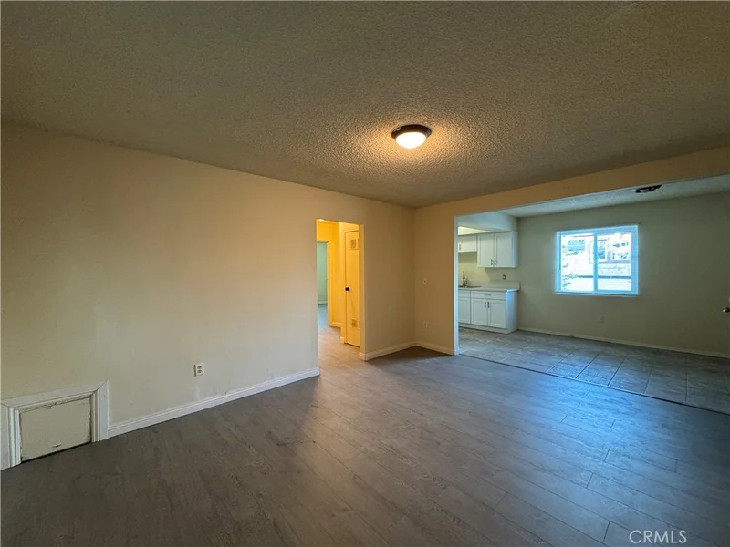 2230 Wall Street 1 photo 2