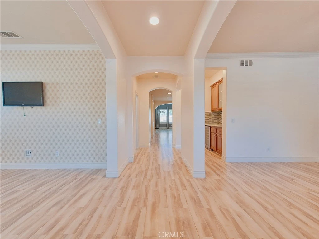 Interior 4