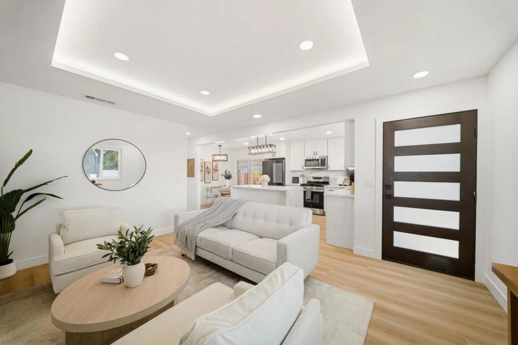 Interior 4