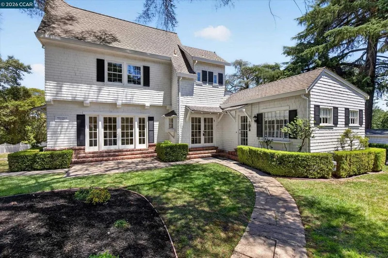 61 Crest Avenue, Alamo, CA 94507
