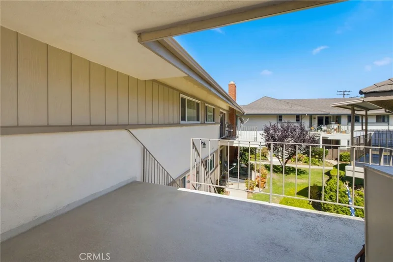 23051 Nadine Circle B photo 2
