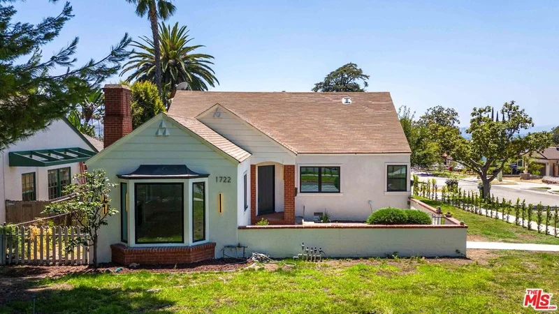 Photo 2 of 1722 Bel Aire Drive