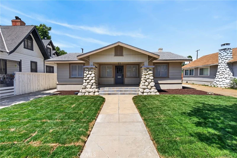 4391 Highland