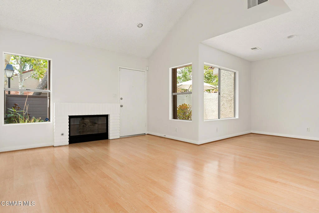 Interior 4