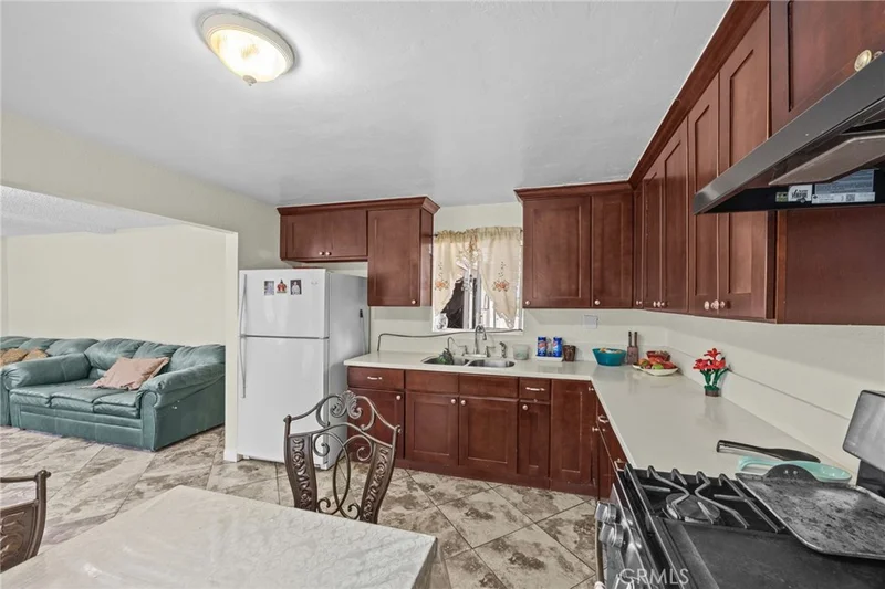 2554 N State photo 2