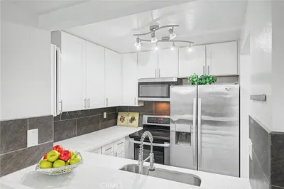 13104 Glen Court 36 photo 2