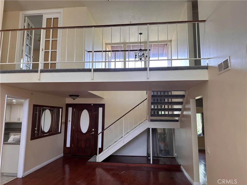 Interior 3