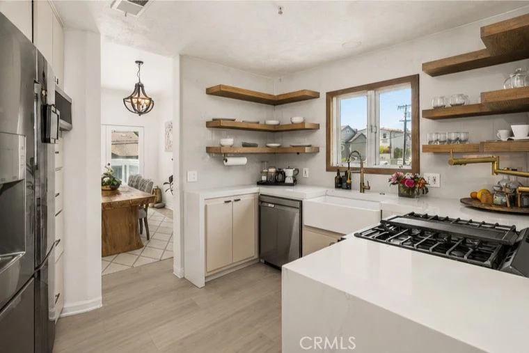 24582 Del Prado 213 photo 2