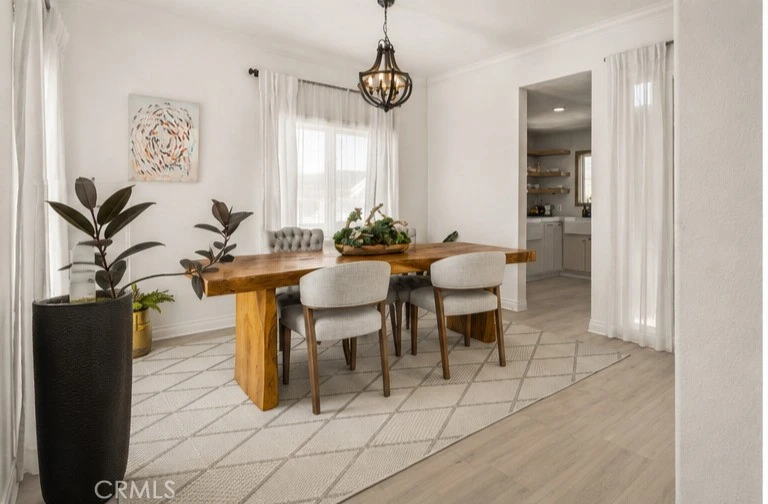 Interior 4