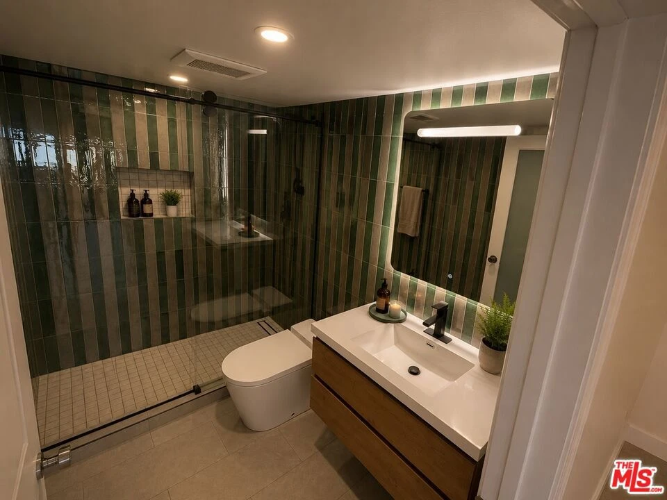 Interior 3