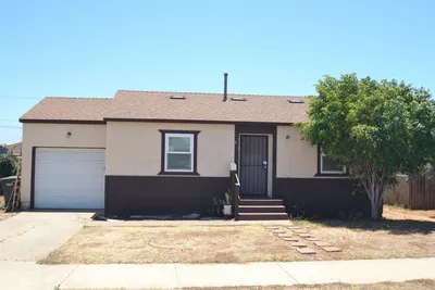 521 Dahlia Ave