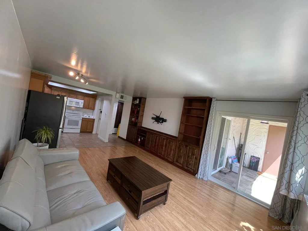 Interior 4