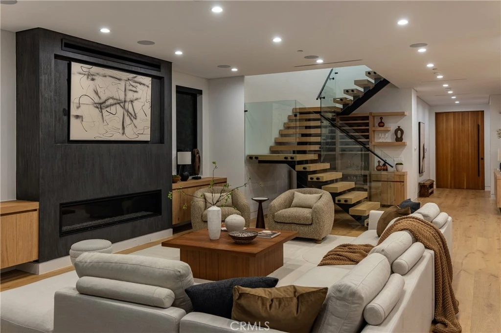 Interior 2