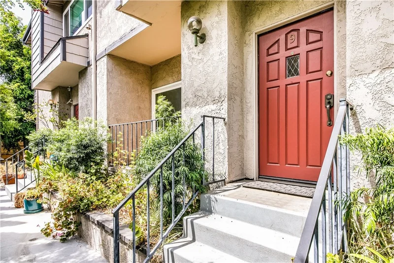 12416 Magnolia Boulevard 9, Valley Village, CA 91607