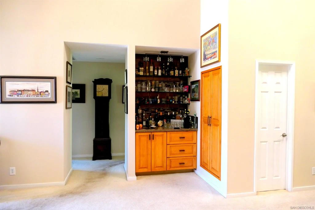 Interior 4
