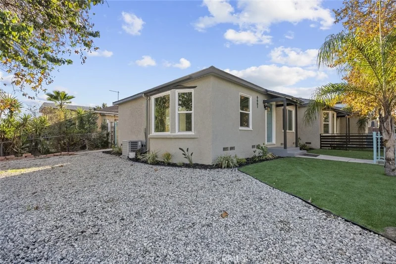 6661 Beck Avenue photo 2
