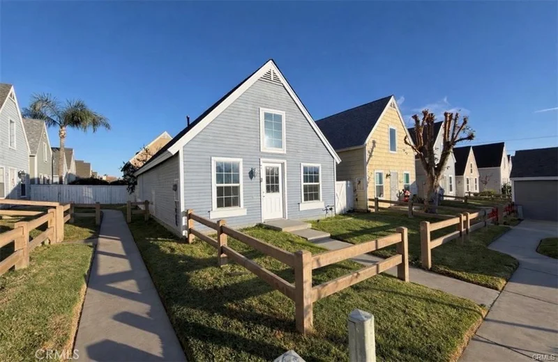 14560 Woodland photo 2