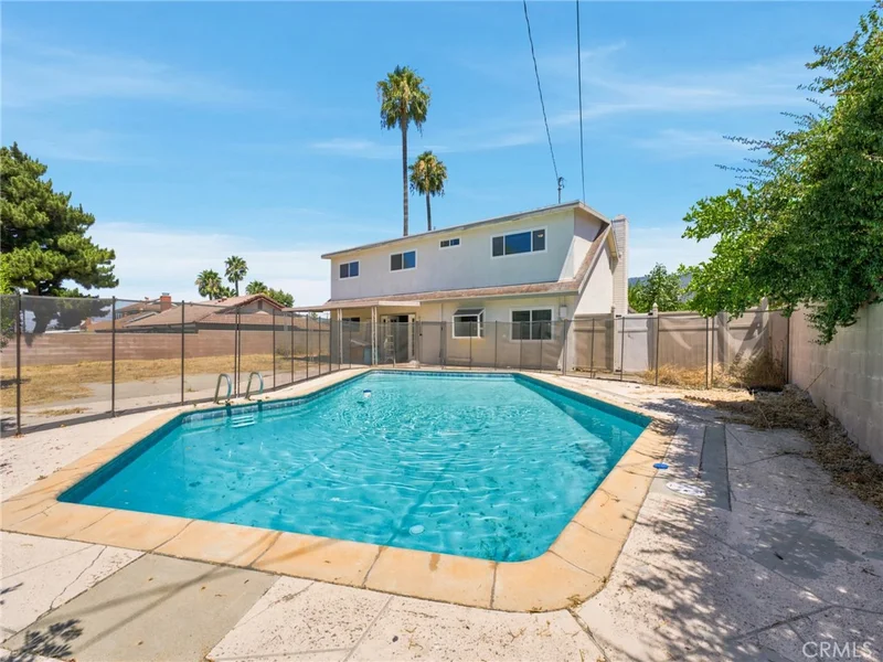 25815 Holly Vista Boulevard