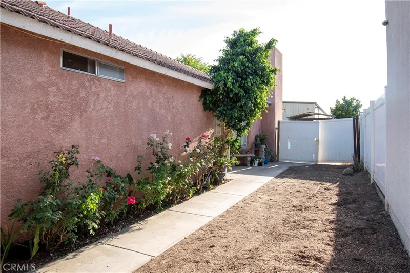 8416 Reseda Avenue photo 2