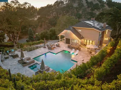 330 Twin Peaks Ln photo 2