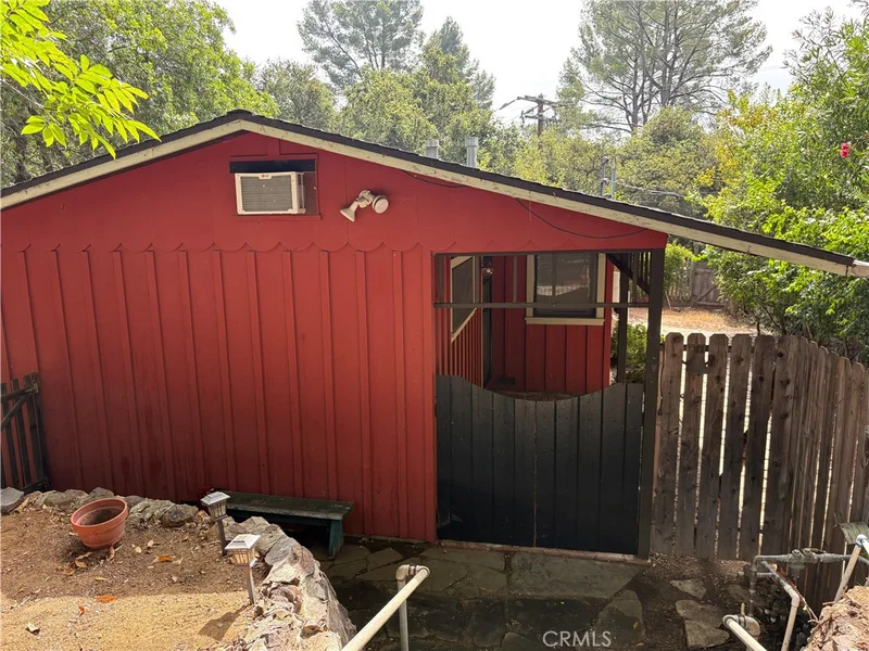21313 Hillside Dr photo 2