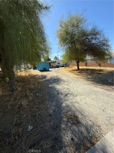 1082 S Santa Fe st photo 2