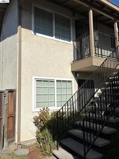 20026 Wisteria St photo 2