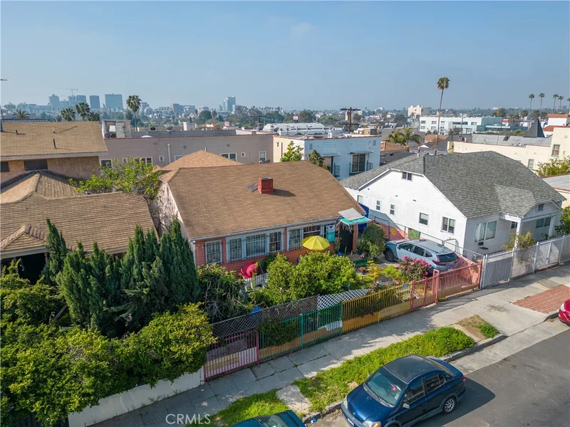 Photo 2 of 4452 Rosewood Avenue