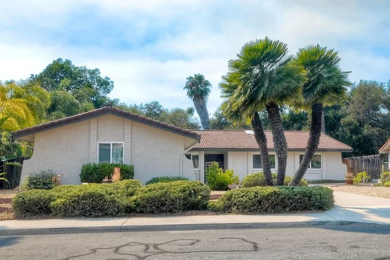 1348 Via Christina, Vista, CA 92084