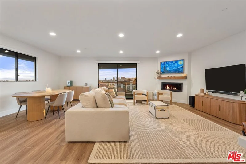 5826 W Olympic Boulevard 401