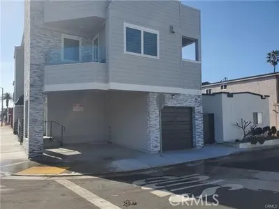 16741 Pacific Coast 201 photo 2