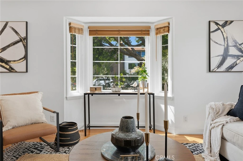 Interior 4