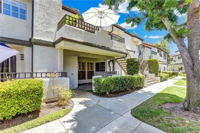 27343 Nicole Dr photo 2
