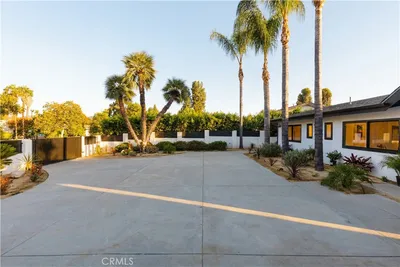 5313 Crebs Avenue photo 2