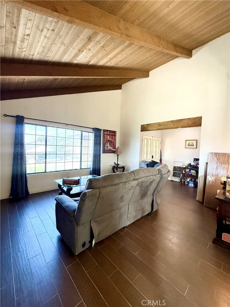 Interior 4