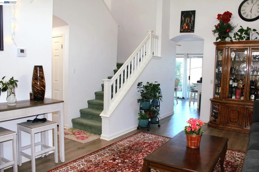 Interior 4