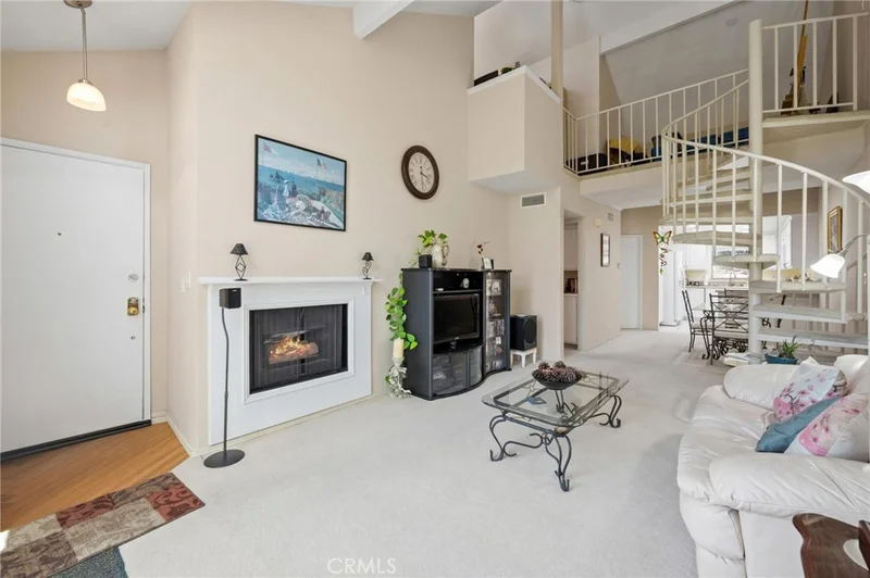 Photo 2 of 20334 Rue Crevier 622