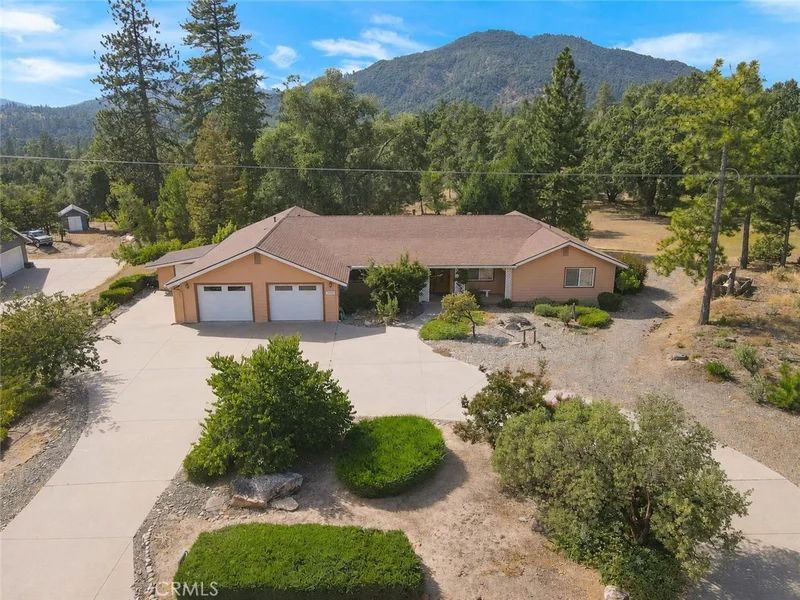 34088 Deer Springs