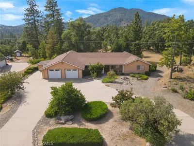 34088 Deer Springs