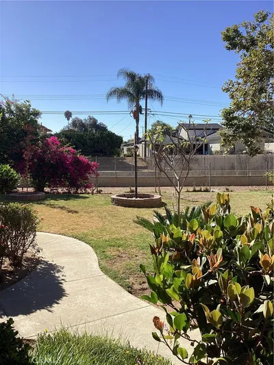 790 Juanita Ave #B photo 2