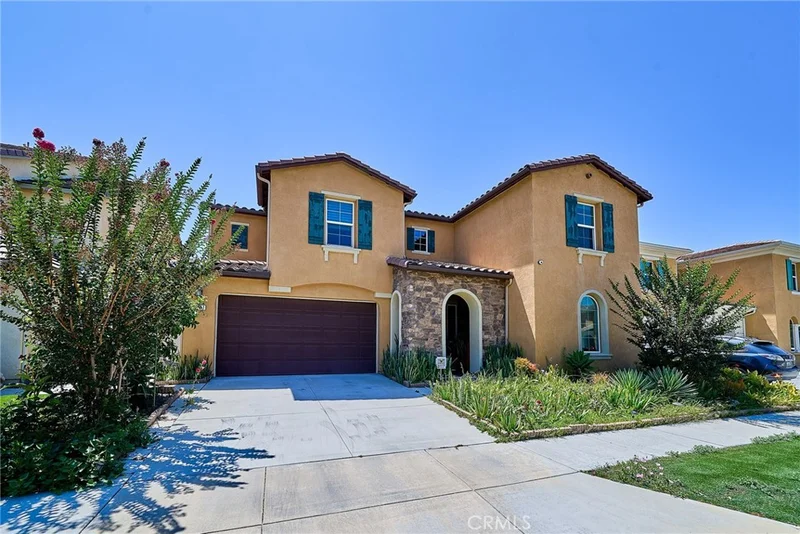 Photo 2 of 1491 S Carnelian Street