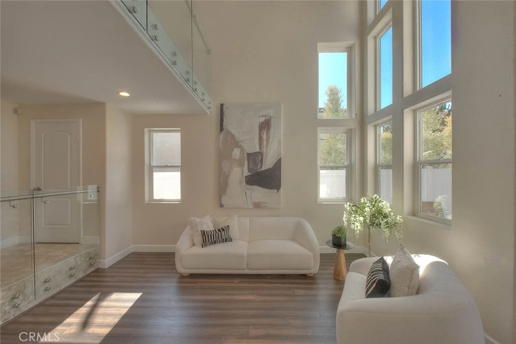 Interior 4