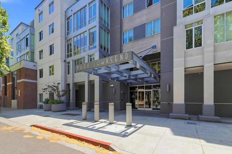 46 W Julian Street 427